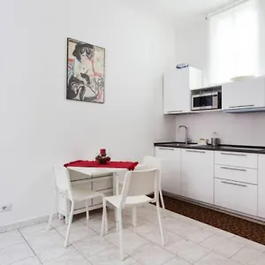 https://isola-and-zara-comfortable-apartment.italymilanhotels.net