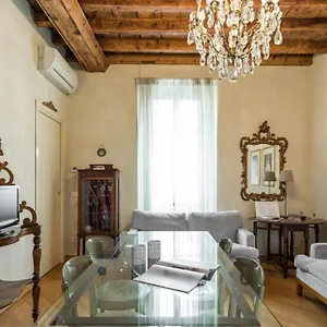 https://italianway-ripa-ticinese-53-b.italymilanhotels.net