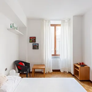 https://comfy-apartment-in-corso-como.italymilanhotels.net